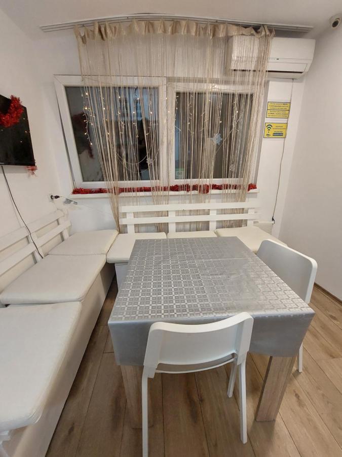 Hostel Inn Downtown เบลเกรด ภายนอก รูปภาพ